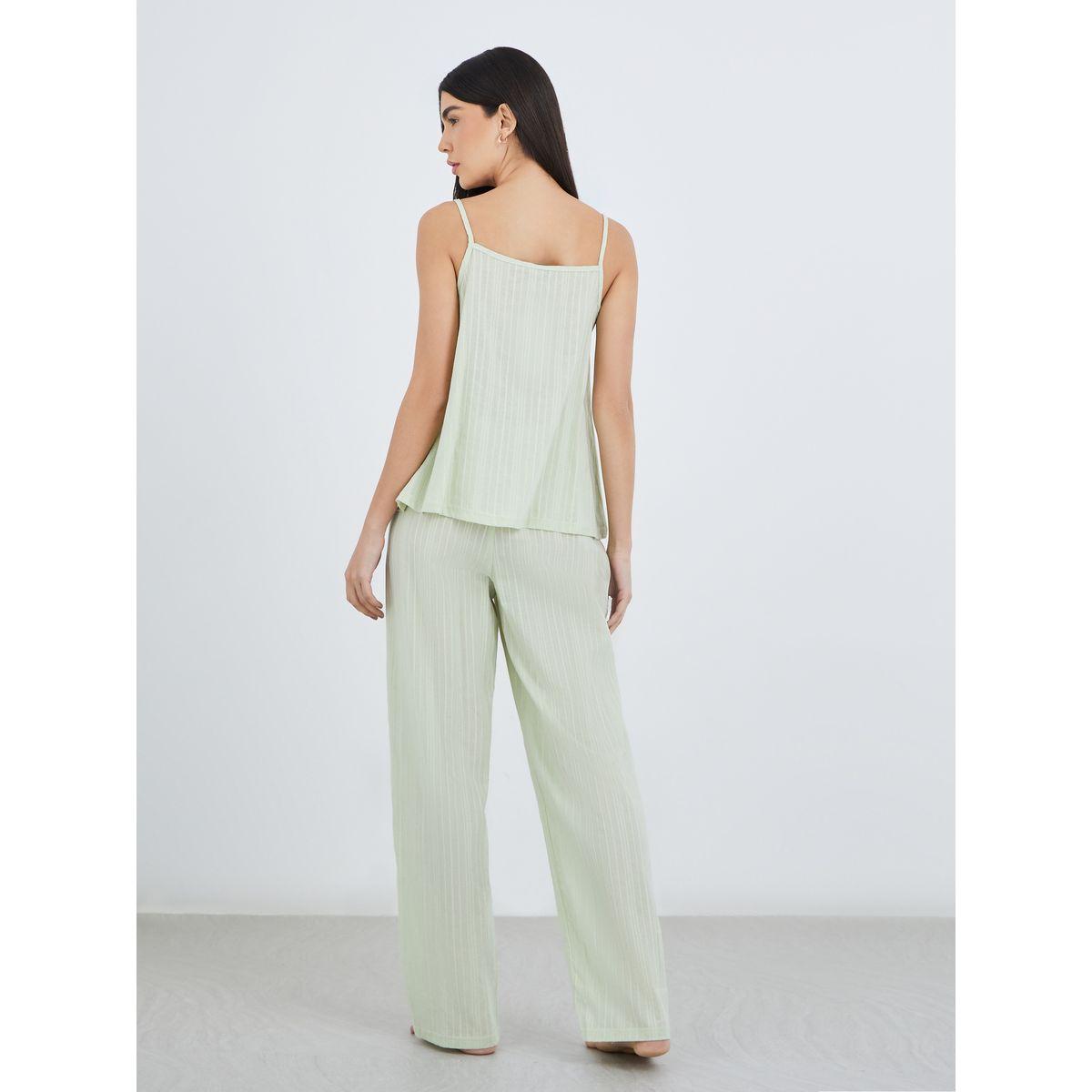 طقم من بنطال بيجاما وبلوزة مخططة بتفاصيل بارزة الملمس-women-clothing-nightwear-pyjamas-longsets-image-5