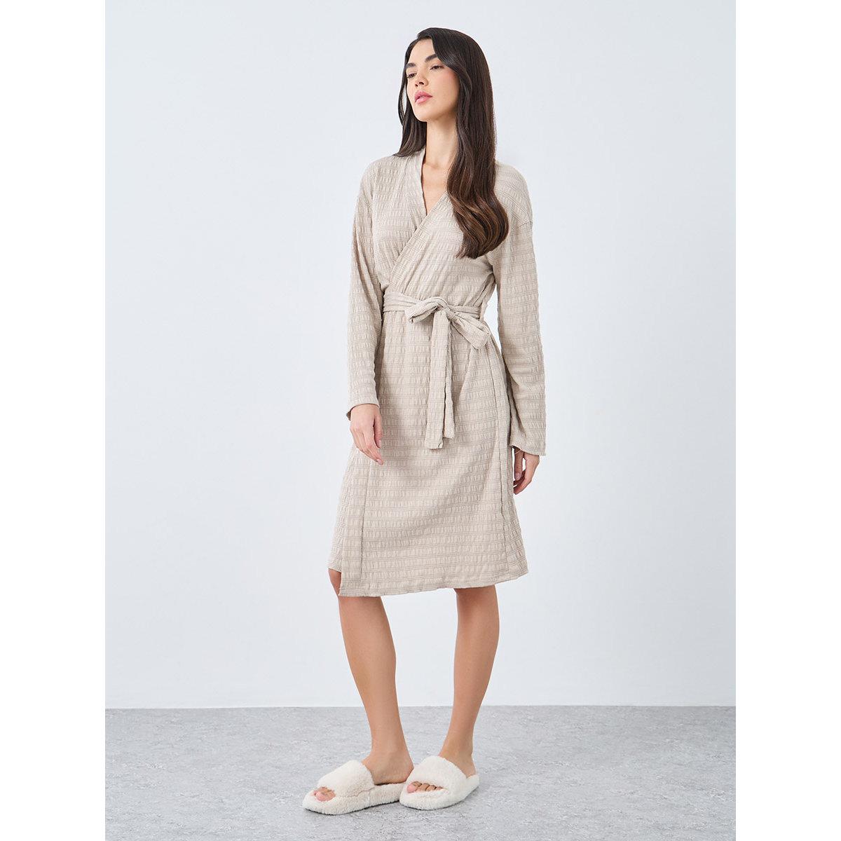 روب بتفاصيل بارزة الملمس-women-clothing-nightwear-robes-image-1