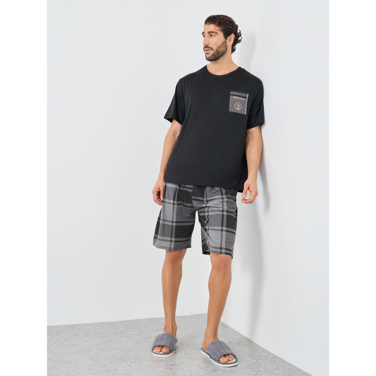 مجموعة من شورت بنمط مربعات وتيشيرت بتفاصيل جيب-men-clothing-nightwear-sets-image-1
