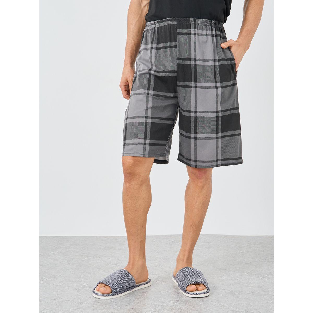 مجموعة من شورت بنمط مربعات وتيشيرت بتفاصيل جيب-men-clothing-nightwear-sets-image-5