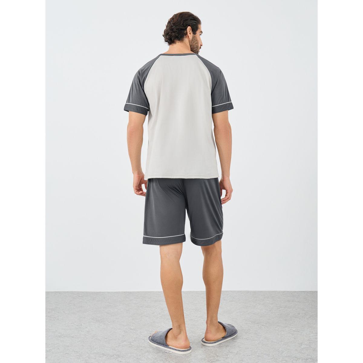 مجموعة من شورت وتيشيرت بأكمام ريجلان-men-clothing-nightwear-sets-image-4