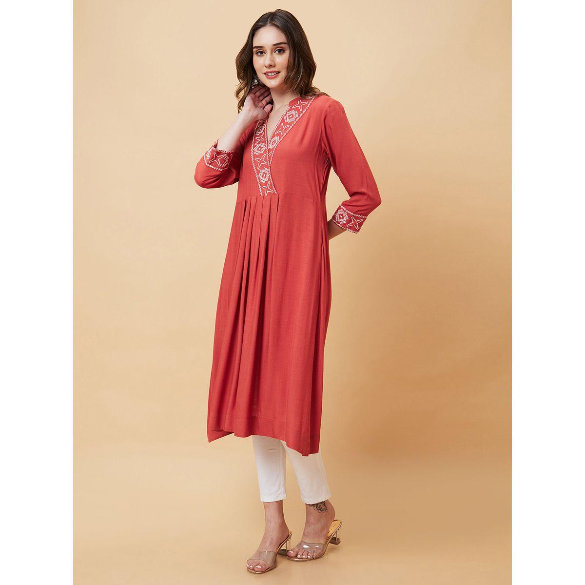 Globus Embroidered V-Neck Wrap A-Line Kurta-women-clothing-ethnicwear-kurtas-image-3