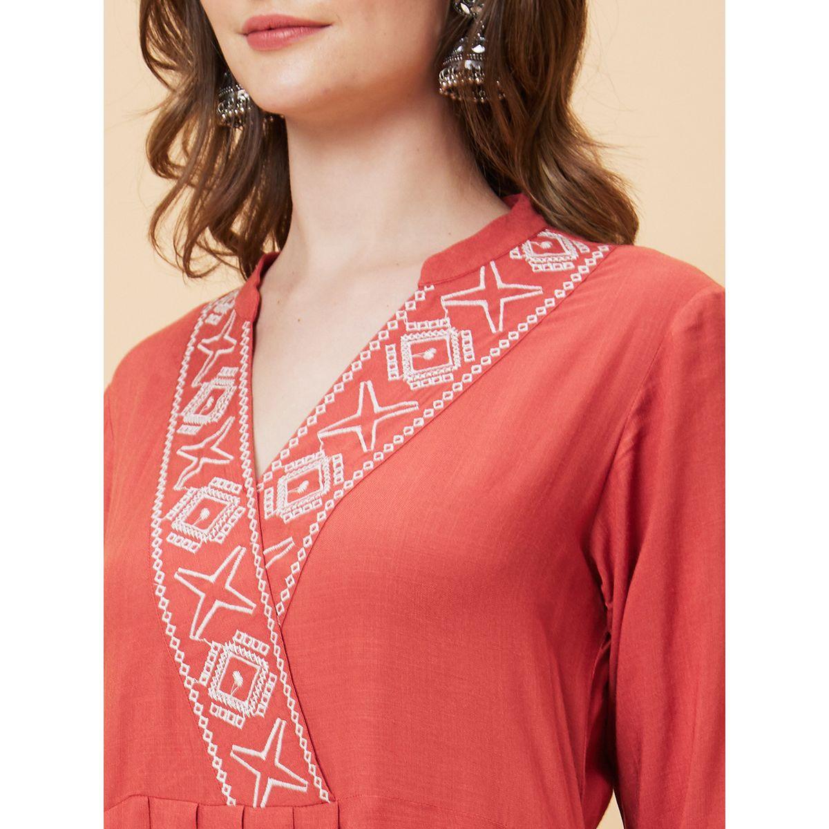 Globus Embroidered V-Neck Wrap A-Line Kurta-women-clothing-ethnicwear-kurtas-image-5