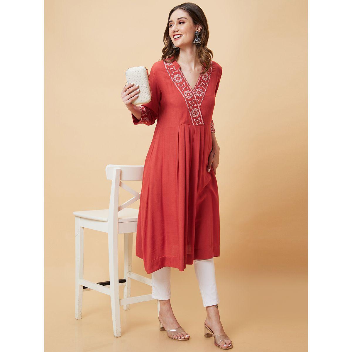 Globus Embroidered V-Neck Wrap A-Line Kurta-women-clothing-ethnicwear-kurtas-image-6