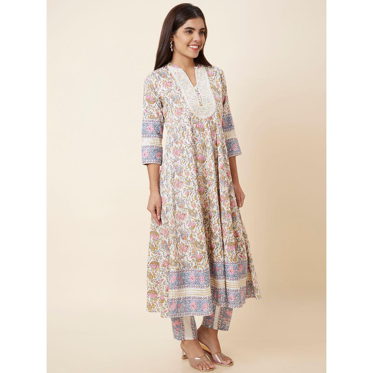 طقم من كورتا بتفاصيل مُطرزة مع بنطال-women-clothing-ethnicwear-kurtasets-image-4