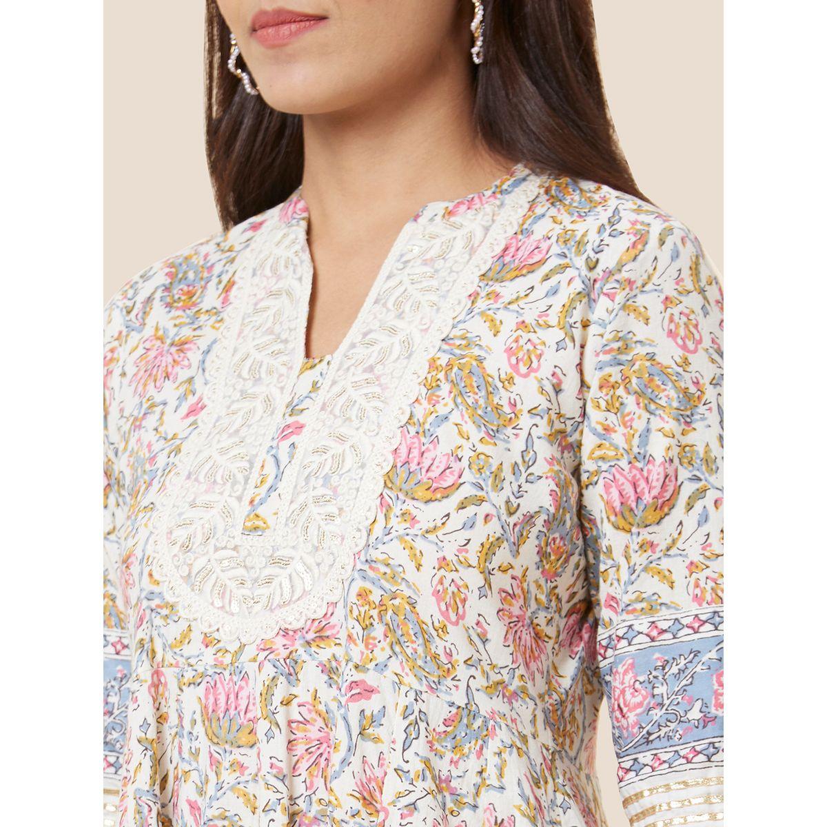 طقم من كورتا بتفاصيل مُطرزة مع بنطال-women-clothing-ethnicwear-kurtasets-image-5
