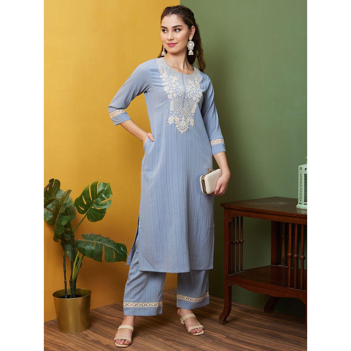 طقم من كورتا بتفاصيل مُطرزة مع بنطال-women-clothing-ethnicwear-kurtasets-image-1