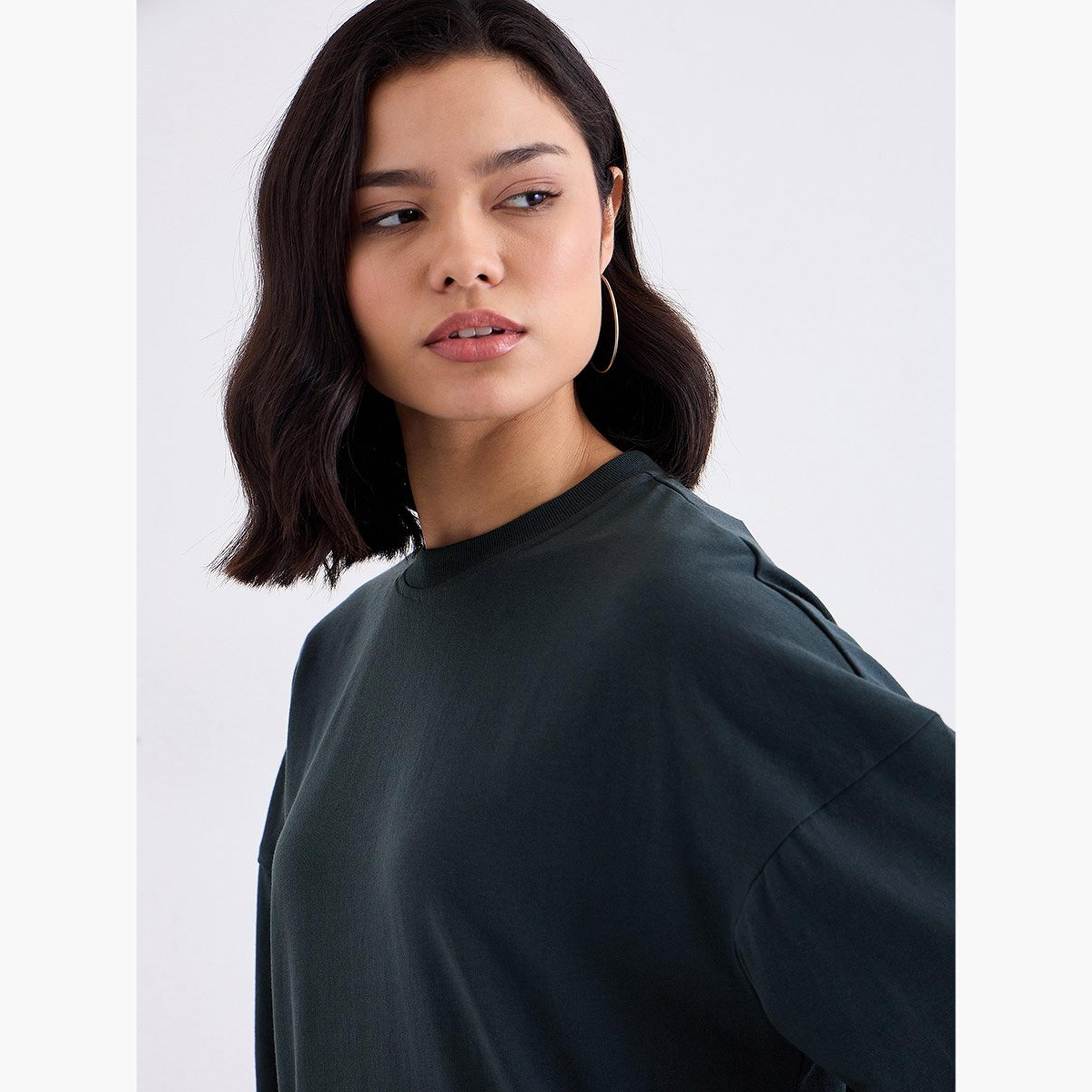 ستايلي - تي شيرت مقاس كبير بطبعة شعار فحمي-women-clothing-tshirts-image-3