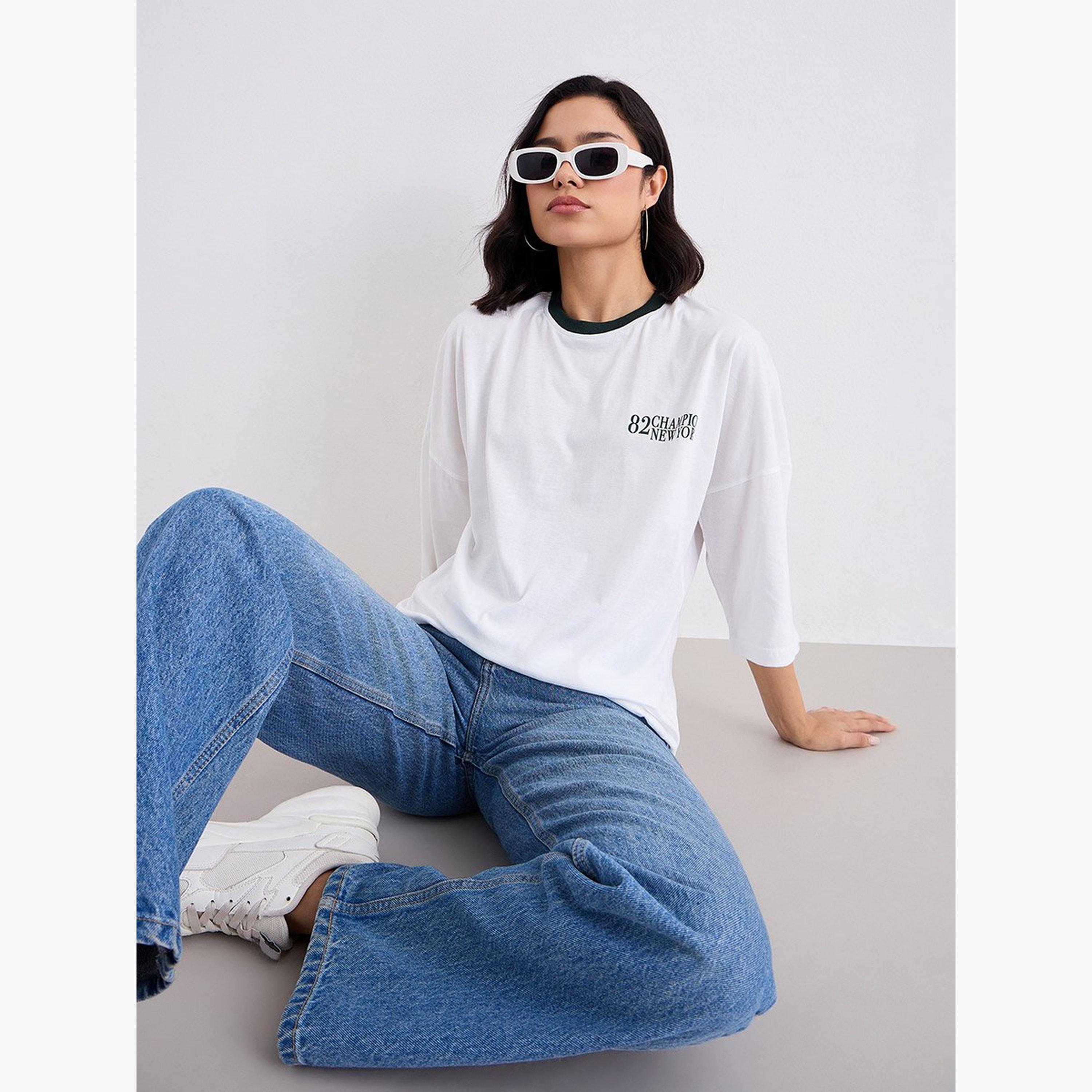 ستايلي - تي شيرت أبيض مقاس كبير مع حواف متباينة-women-clothing-tshirts-image-5