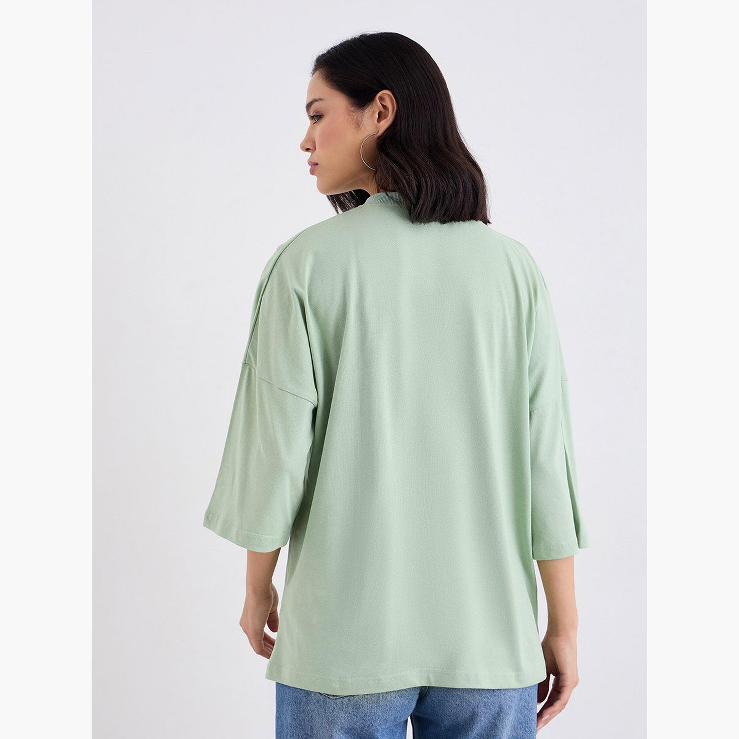 ستايلي - تي شيرت أخضر مقاس كبير مع تفاصيل شارة-women-clothing-tshirts-image-4