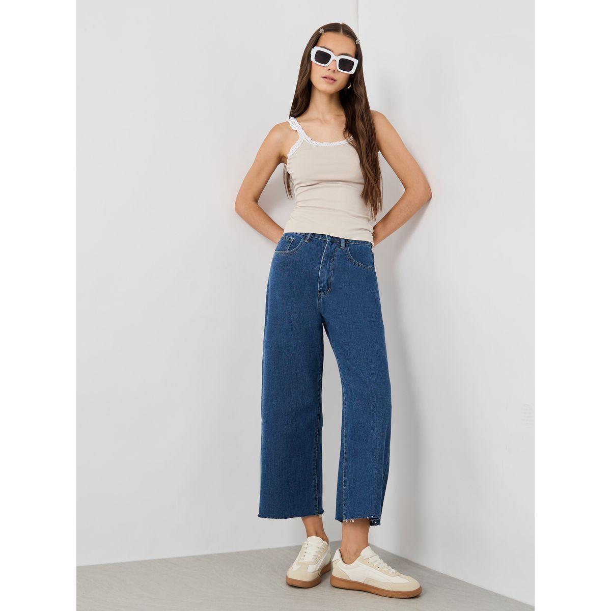 جينز قصير بأرجل واسعة وخصر متوسط-women-clothing-bottoms-jeans-image-1