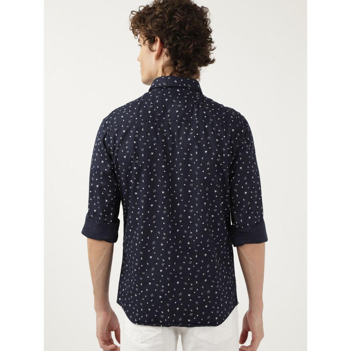 قميص بطبعة ديتسي وياقة سليم-men-clothing-shirts-image-5