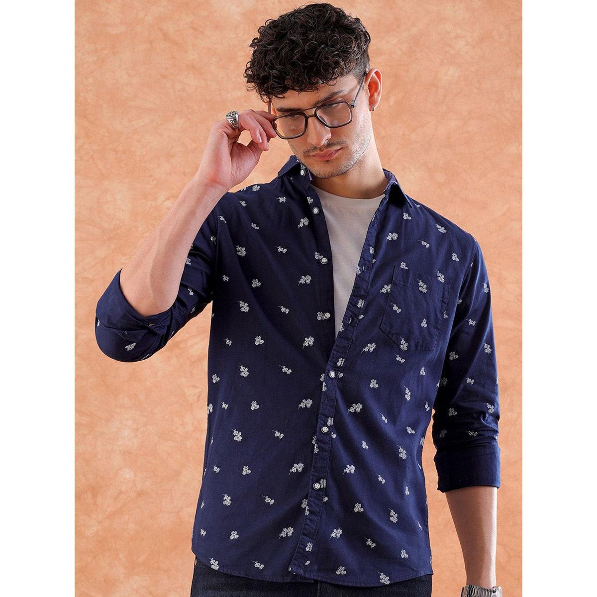 قميص بطبعة ديتسي وقصة عادية-men-clothing-shirts-image-1