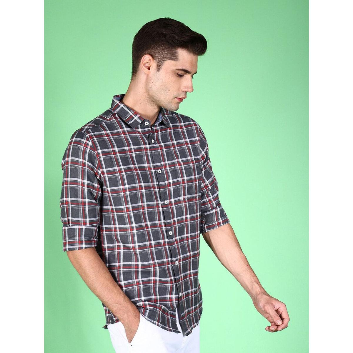 قميص بطبعة مربعات وياقة سبريد-men-clothing-shirts-image-3