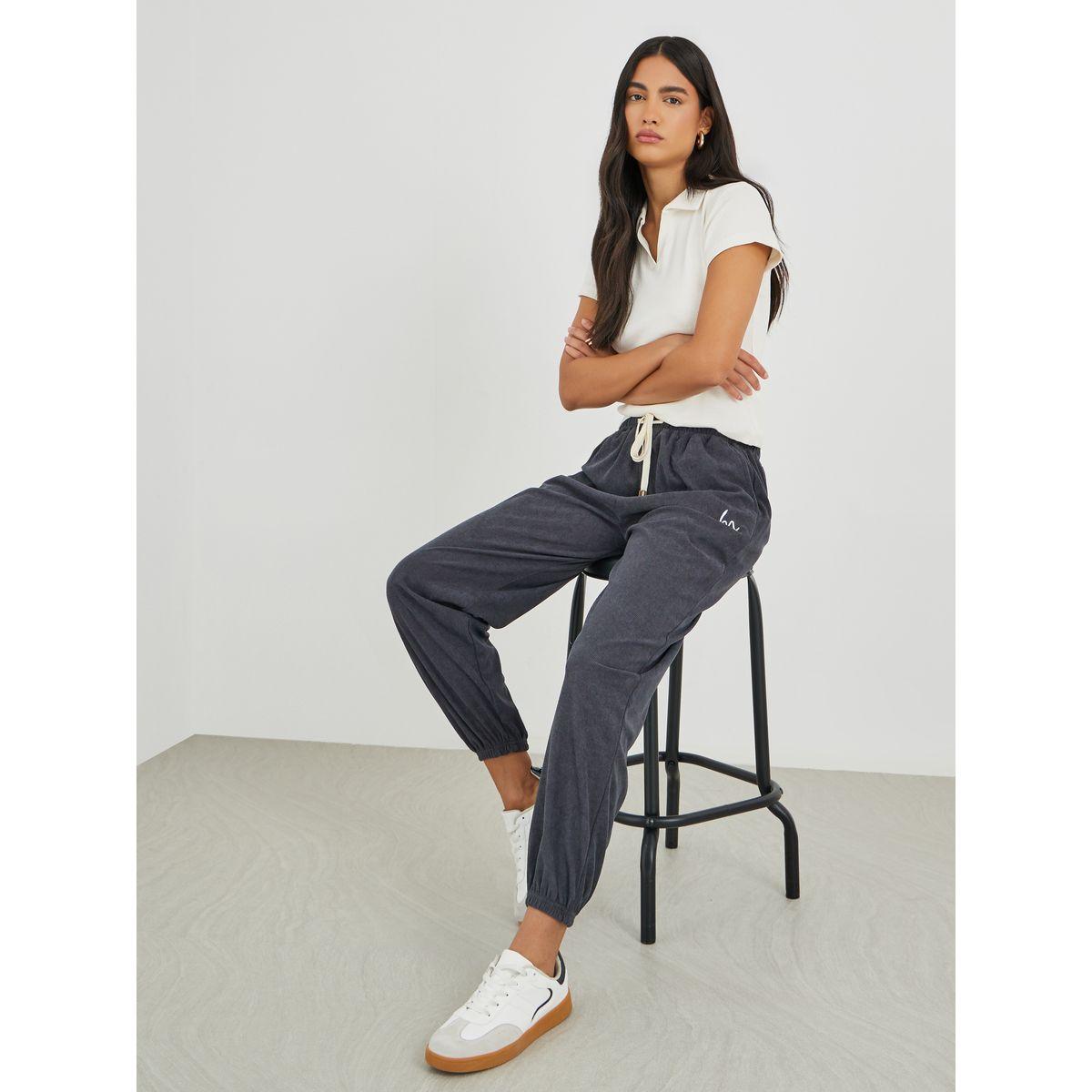 جوغر بقصة مريحة ورباط خصر-women-clothing-bottoms-joggers-image-1