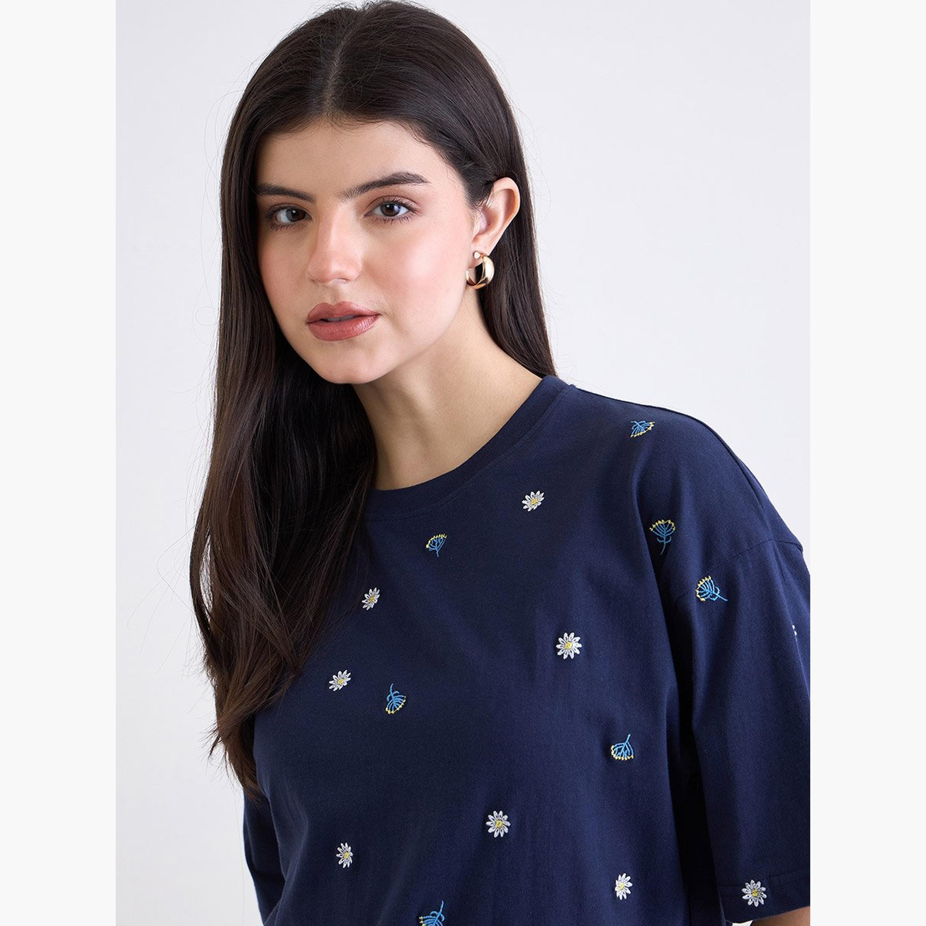 ستايلي - تي شيرت أزرق داكن مطرز مقاس كبير-women-clothing-tshirts-image-4