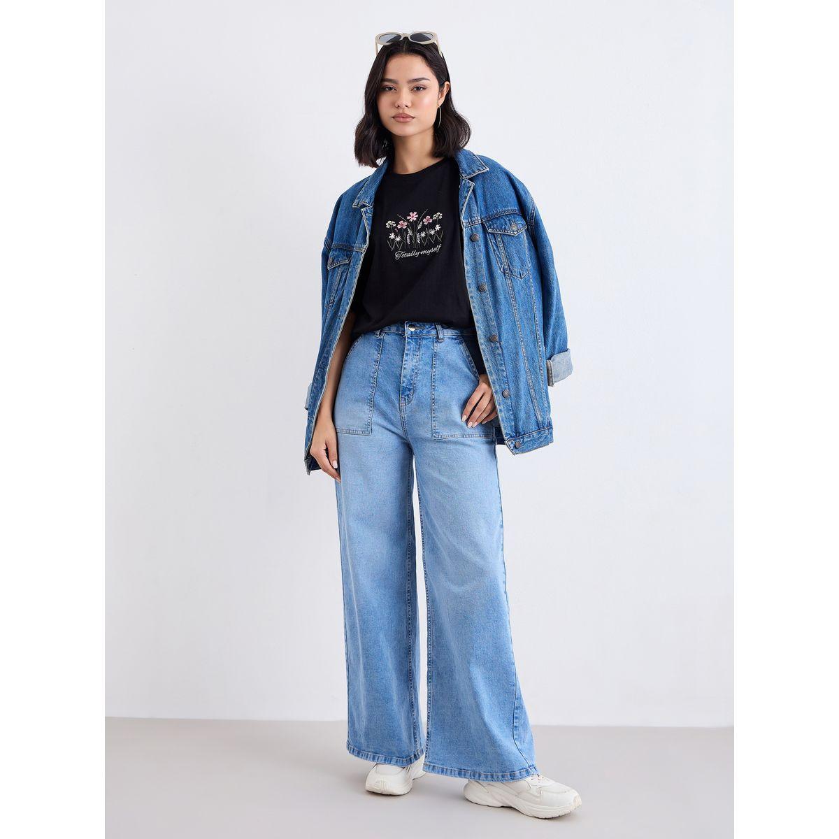 تيشيرت فضفاض بتفاصيل مُطرزة-women-clothing-tshirts-image-1
