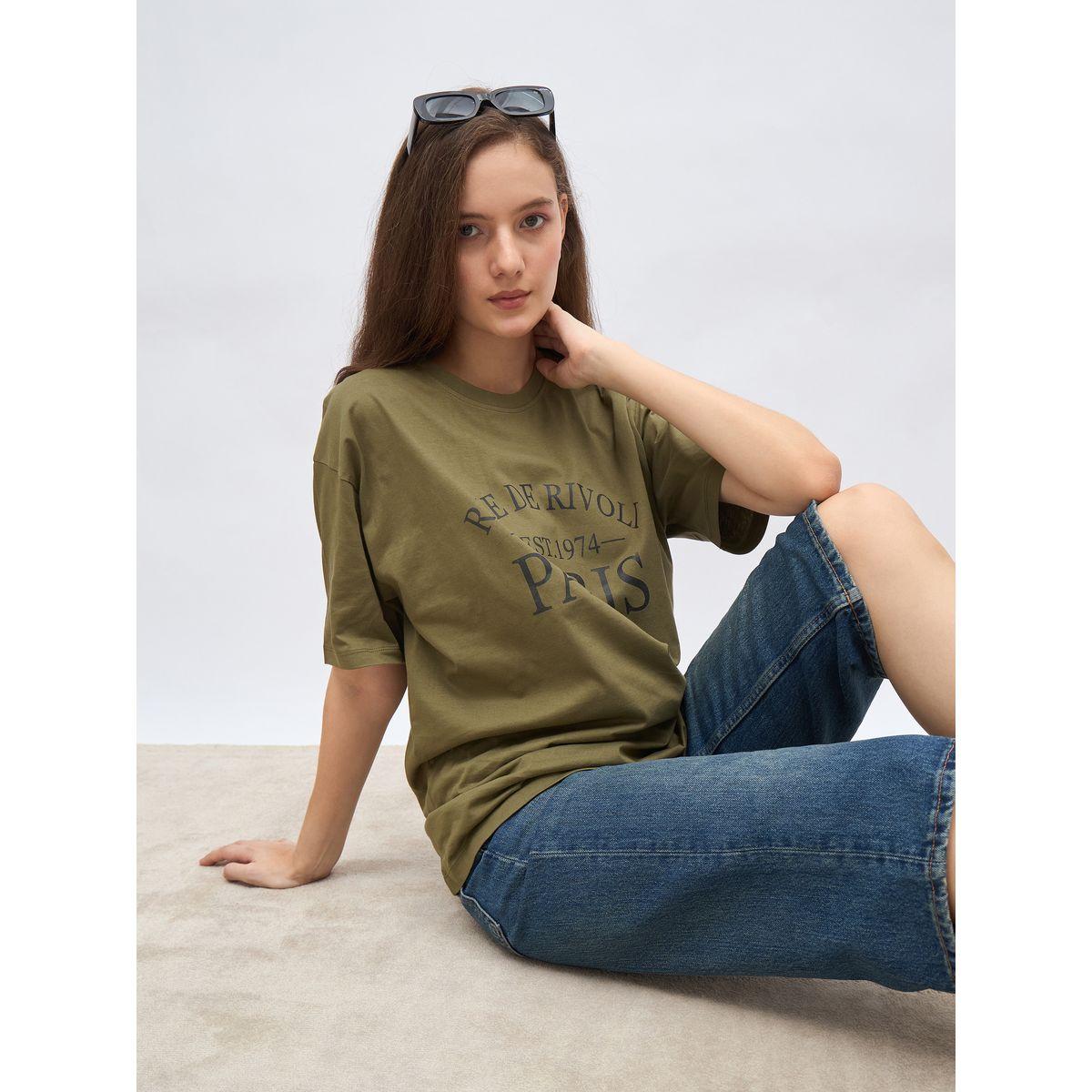 تيشيرت فضفاض بطبعة كتابة-women-clothing-tshirts-image-6