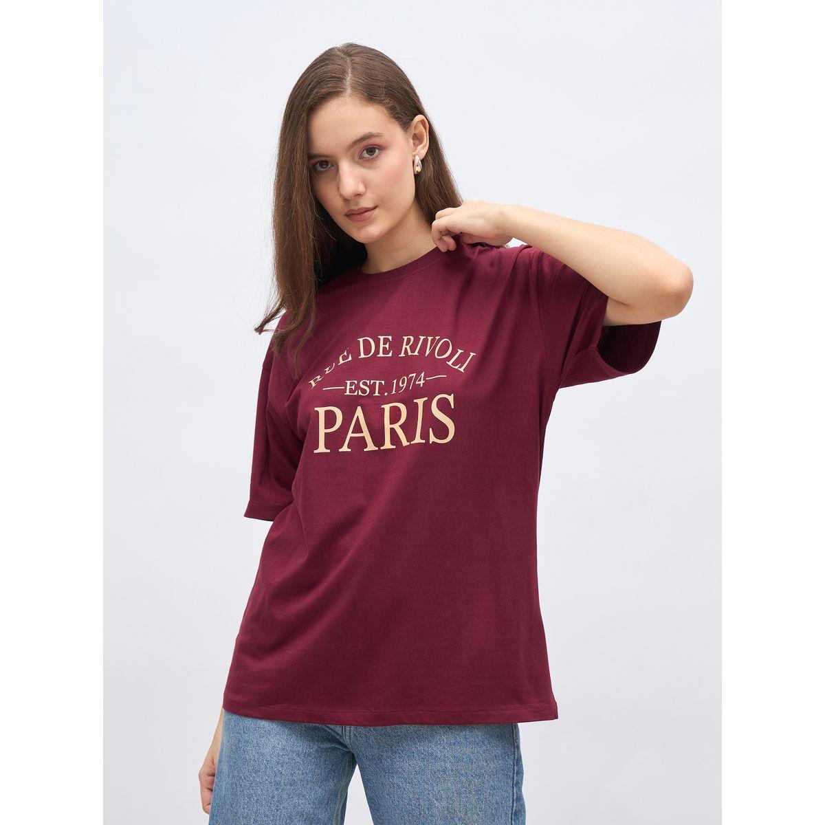 تيشيرت فضفاض بطبعة كتابة وأكتاف منخفضة-women-clothing-tshirts-image-2