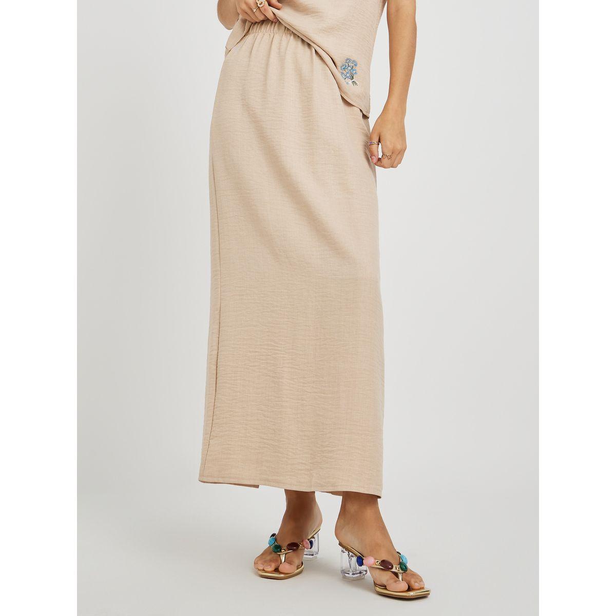 طقم منسق من تنورة وبلوزة بلا أكمام بتفاصيل مُطرّزة-women-clothing-coordsets-image-4
