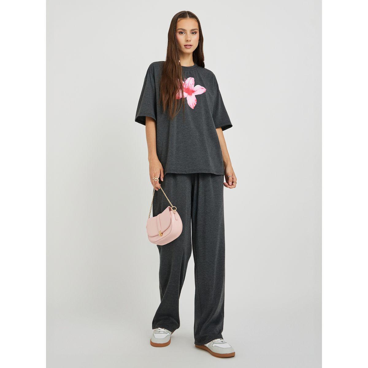 Styli Graphic Print Short Sleeve T-Shirt and Joggers Co-Ords-women-clothing-coordsets-image-1