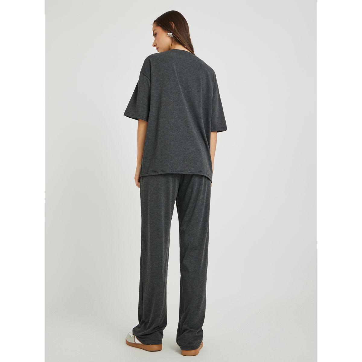 Styli Graphic Print Short Sleeve T-Shirt and Joggers Co-Ords-women-clothing-coordsets-image-5