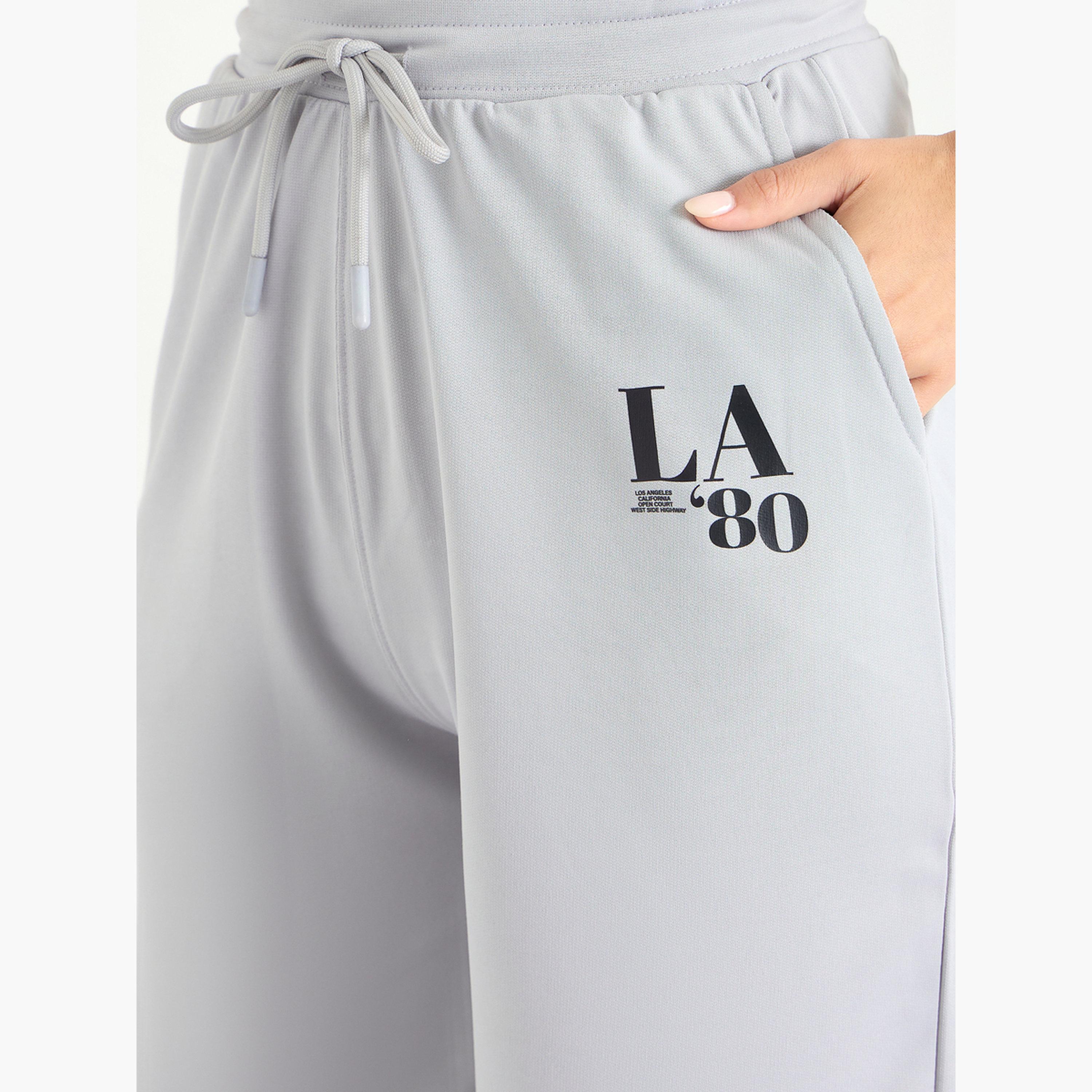 ستايلي - شورت رمادي مقاس كبير اوفر سايز  بطبعة جرافيكية للنساء-women-clothing-bottoms-shorts-image-5
