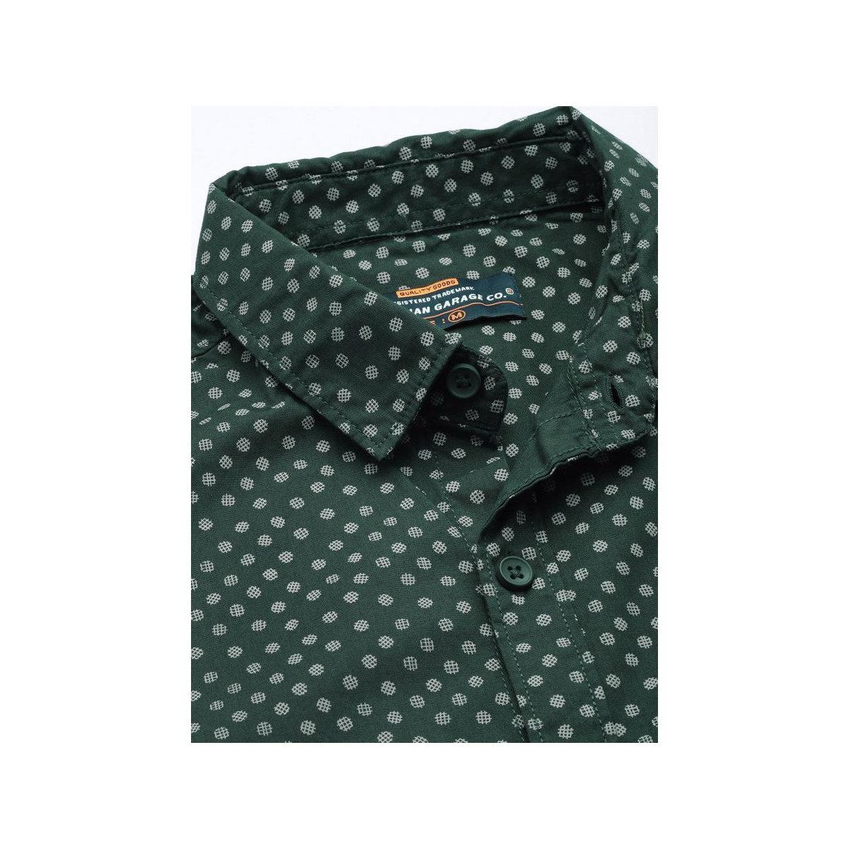 قميص بطبعة ديتسي وياقة سليم-men-clothing-shirts-image-2