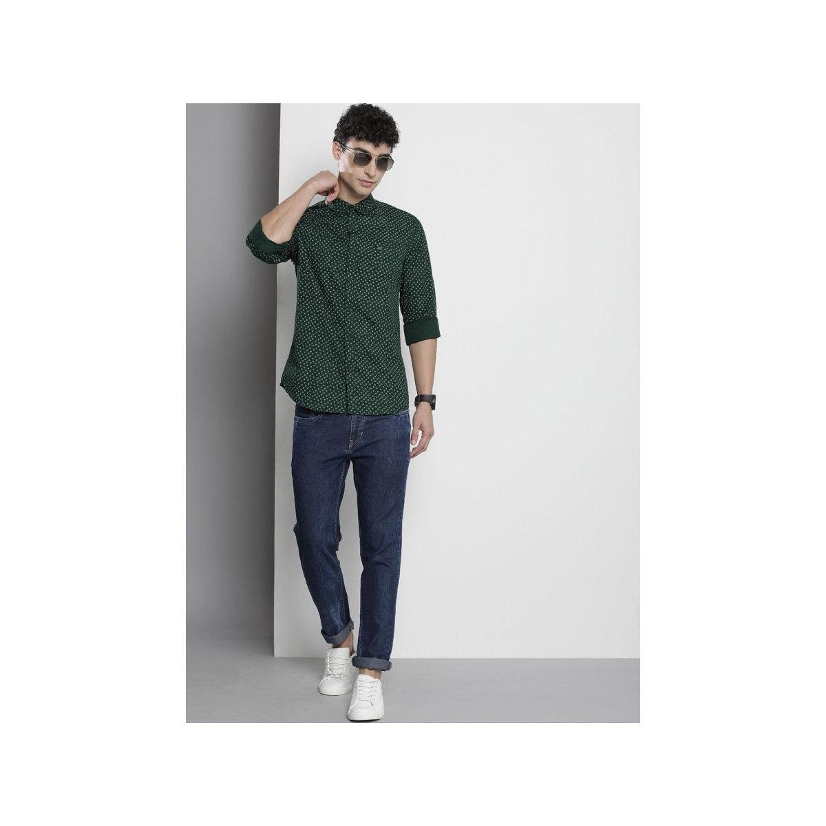 قميص بطبعة ديتسي وياقة سليم-men-clothing-shirts-image-5