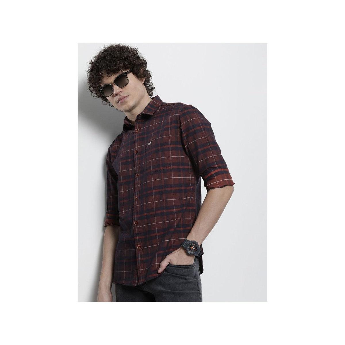 قميص بطبعة مربعات وياقة ريسورت-men-clothing-shirts-image-1
