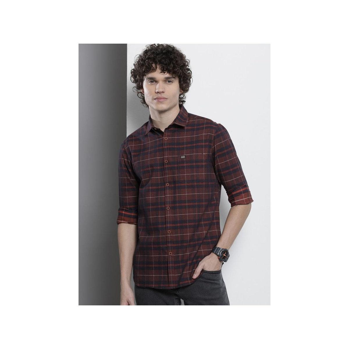 قميص بطبعة مربعات وياقة ريسورت-men-clothing-shirts-image-4