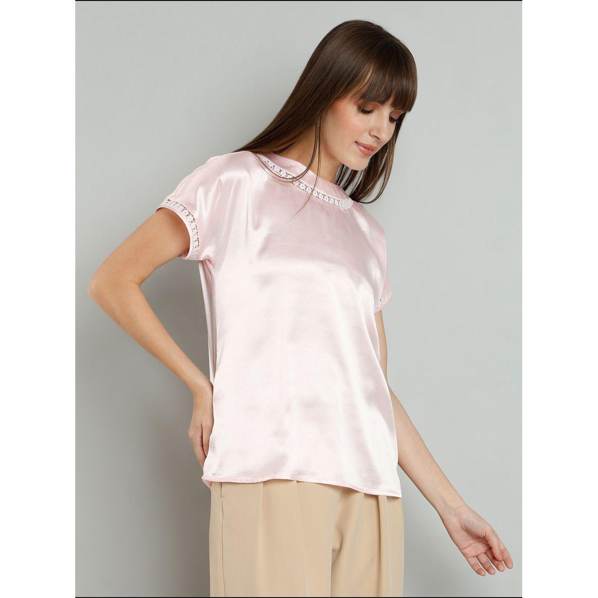 بلوزة ساتان بأكمام قصيرة مع تفاصيل دانتيل-women-clothing-shirtsandblouses-blouses-image-3