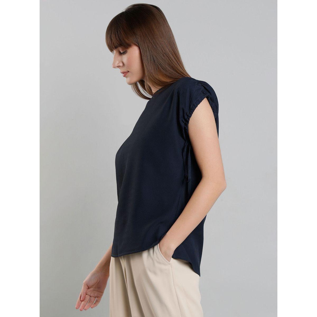 بلوزة مخططة بأكمام قصيرة وتفاصيل مزمومة-women-clothing-shirtsandblouses-blouses-image-4
