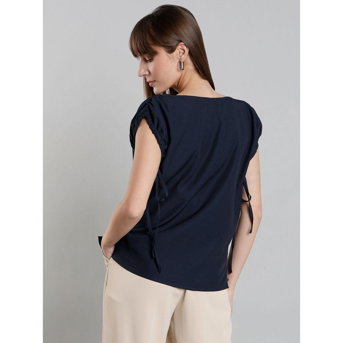 بلوزة مخططة بأكمام قصيرة وتفاصيل مزمومة-women-clothing-shirtsandblouses-blouses-image-5