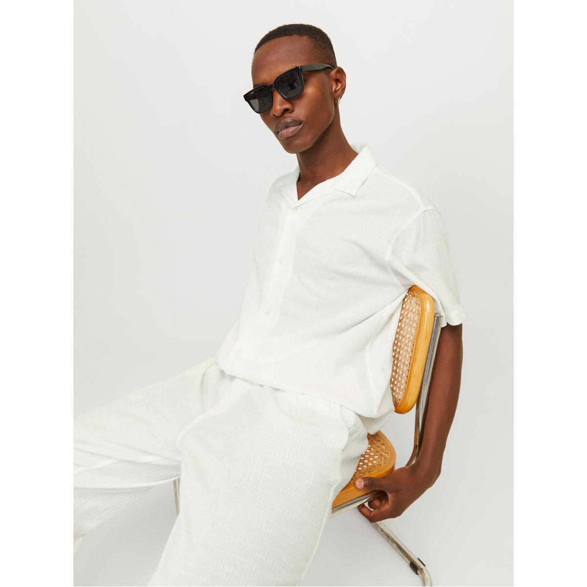 قميص سادة بقصة عادية وياقة ريزورت-men-clothing-shirts-image-1