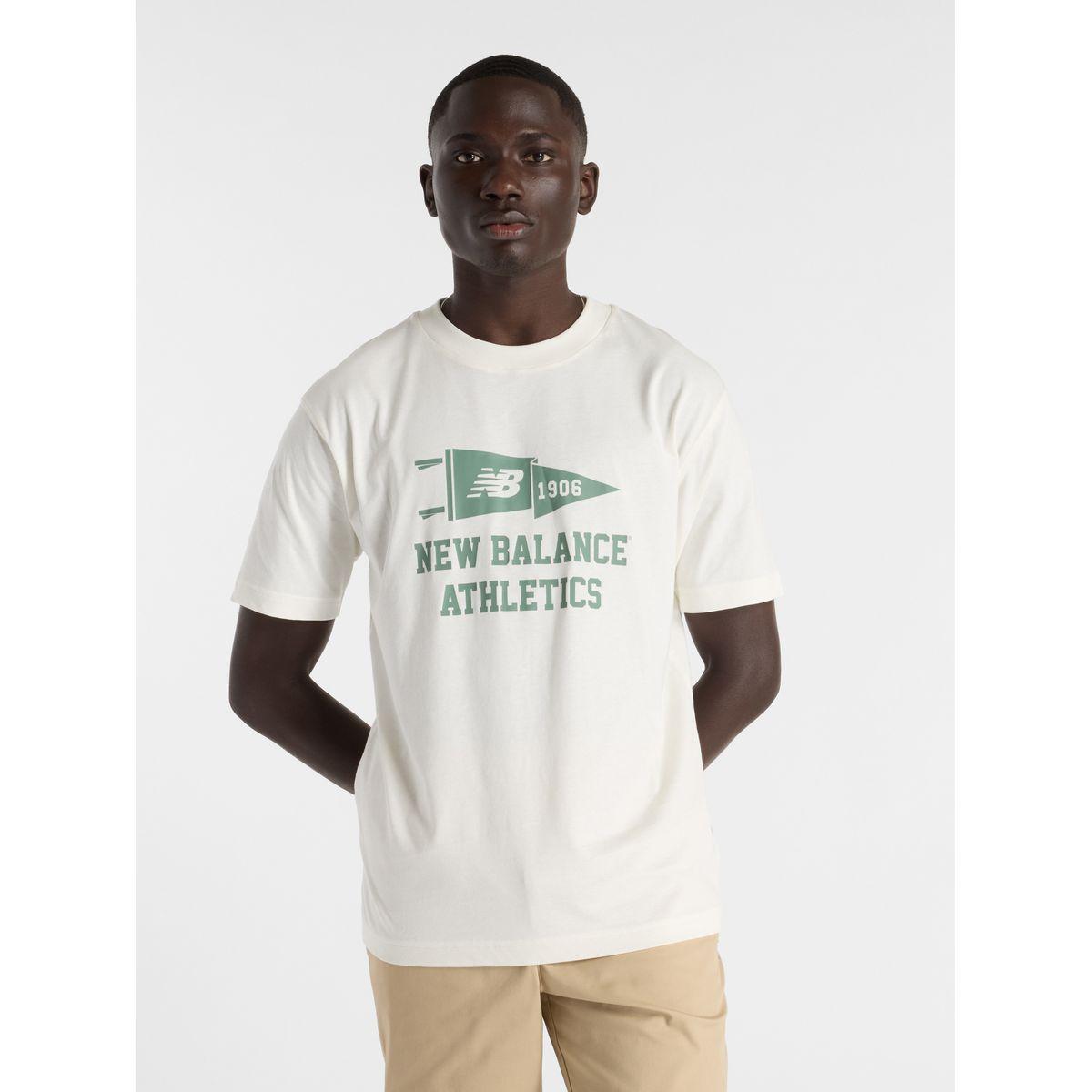 تيشيرت بطبعة كتابة مع ياقة دائرية-men-clothing-tshirtsandpolos-tshirts-image-1