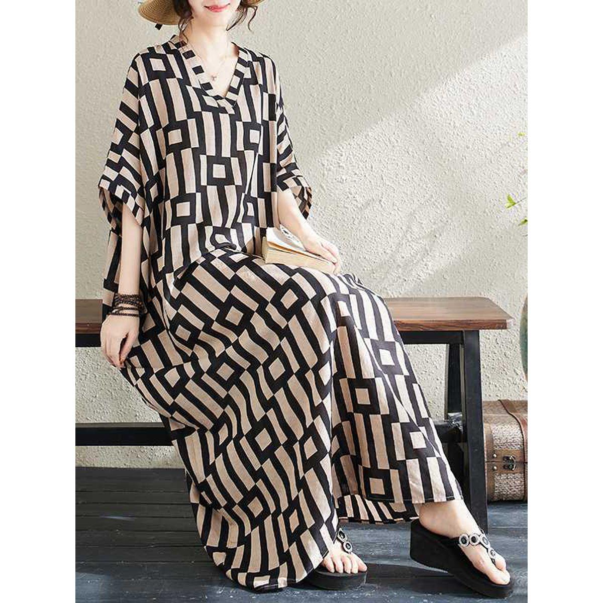 Styli Women Geometric Print V Neck Short Sleeve Kaftan-women-arabicclothing-kaftan-image-3