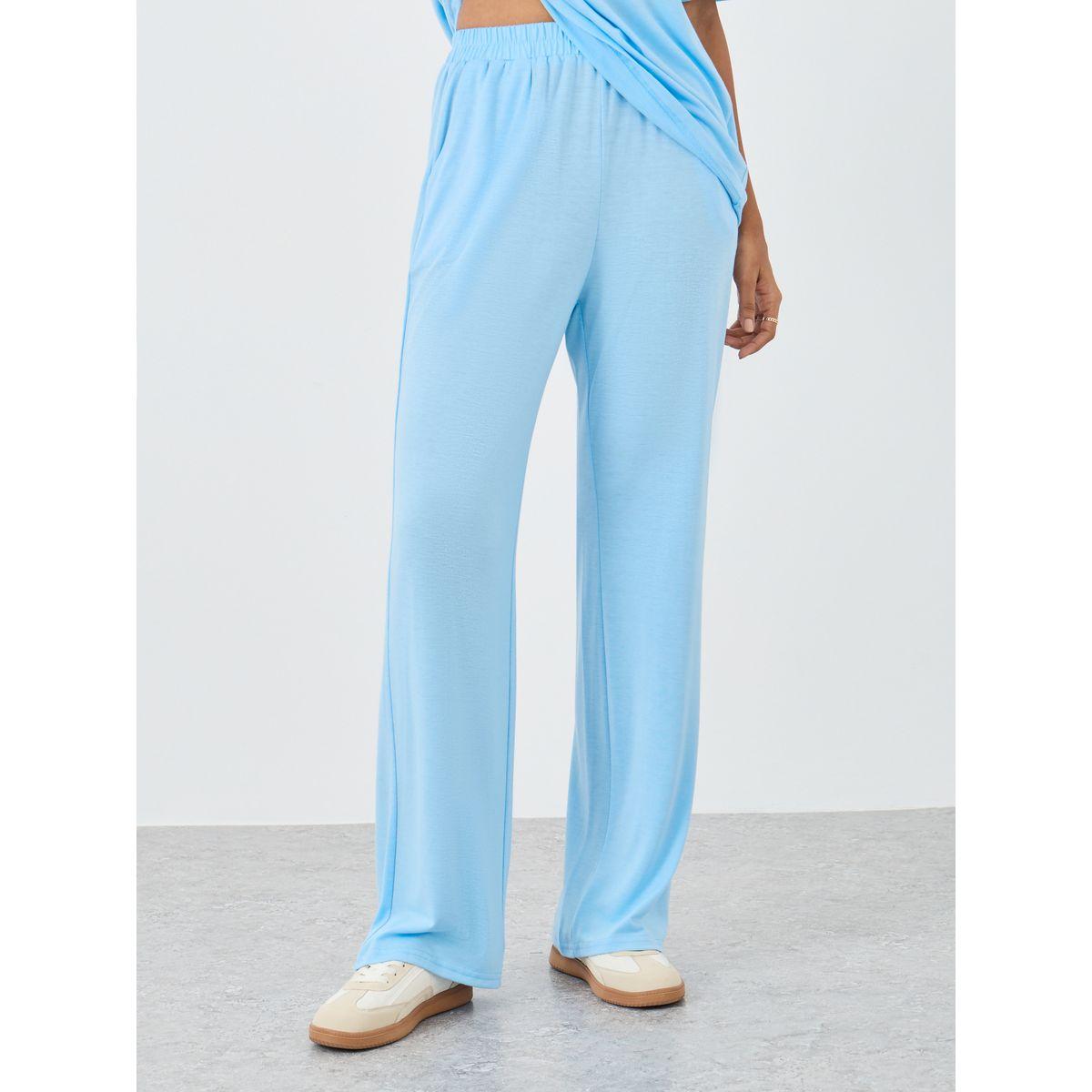 طقم منسق من بنطال وبلوزة بتفاصيل مُطرزة-women-clothing-coordsets-image-4