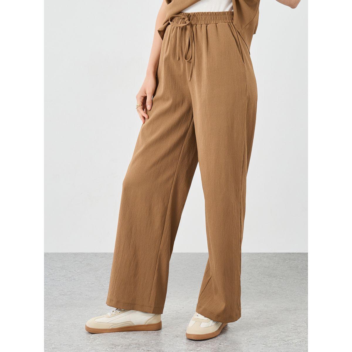 طقم منسق من بنطال بأرجل واسعة وقميص سادة-women-clothing-coordsets-image-6