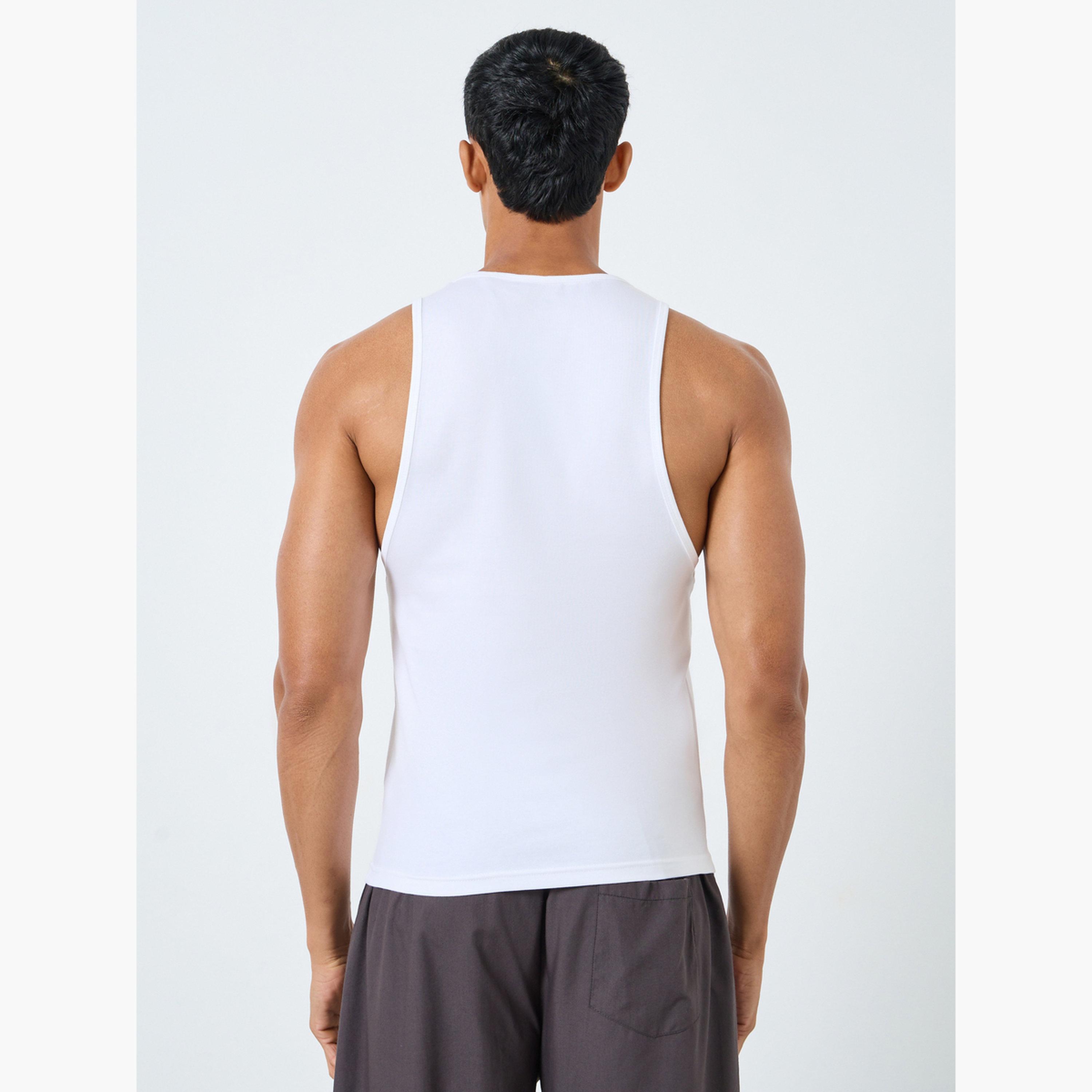 ستايلي - عبوة من 3 قطع - سترة قطنية مطاطية برقبة دائرية-men-clothing-innerwear-vests-image-6