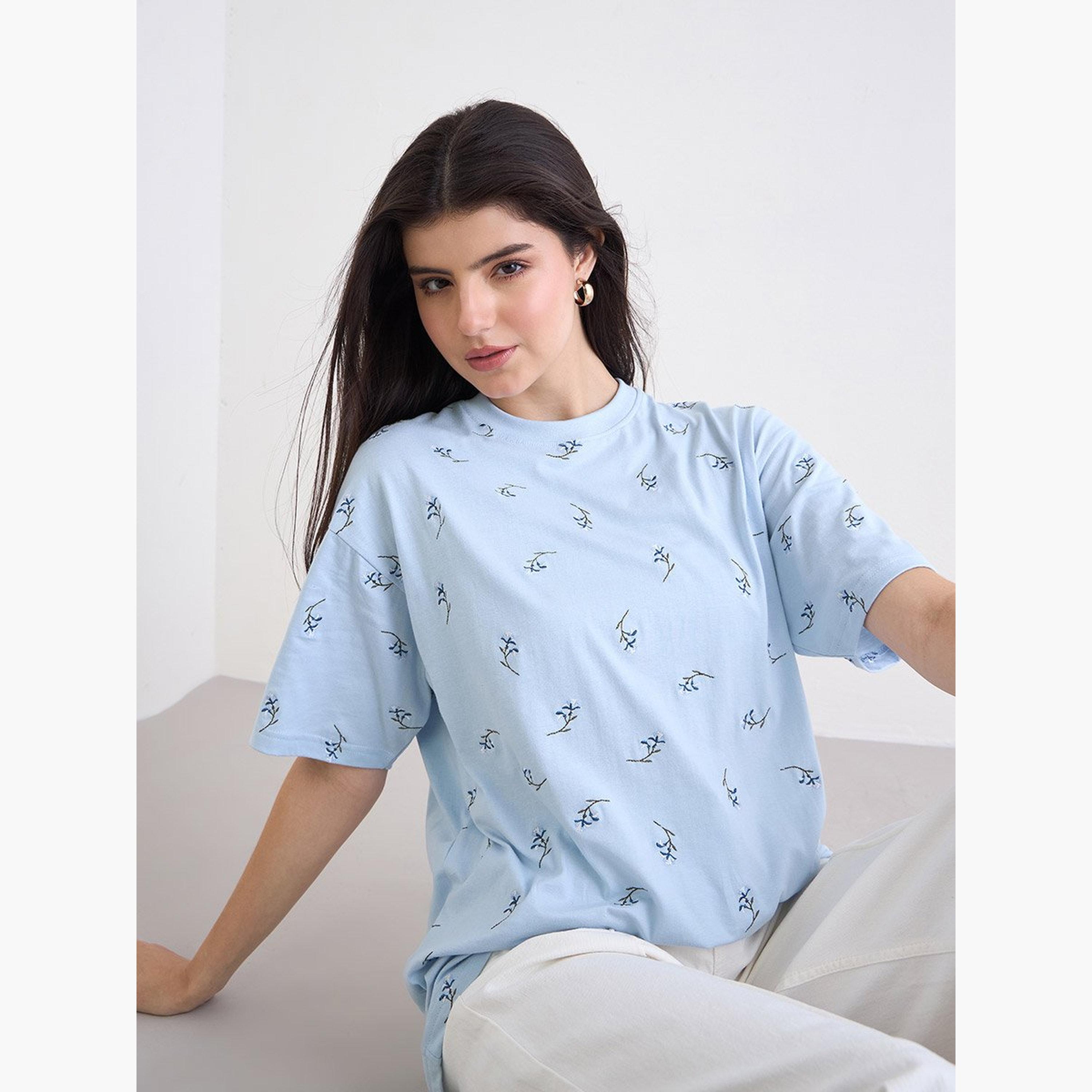 ستايلي - تي شيرت أزرق مطرز بالزهور مقاس كبير-women-clothing-tshirts-image-3