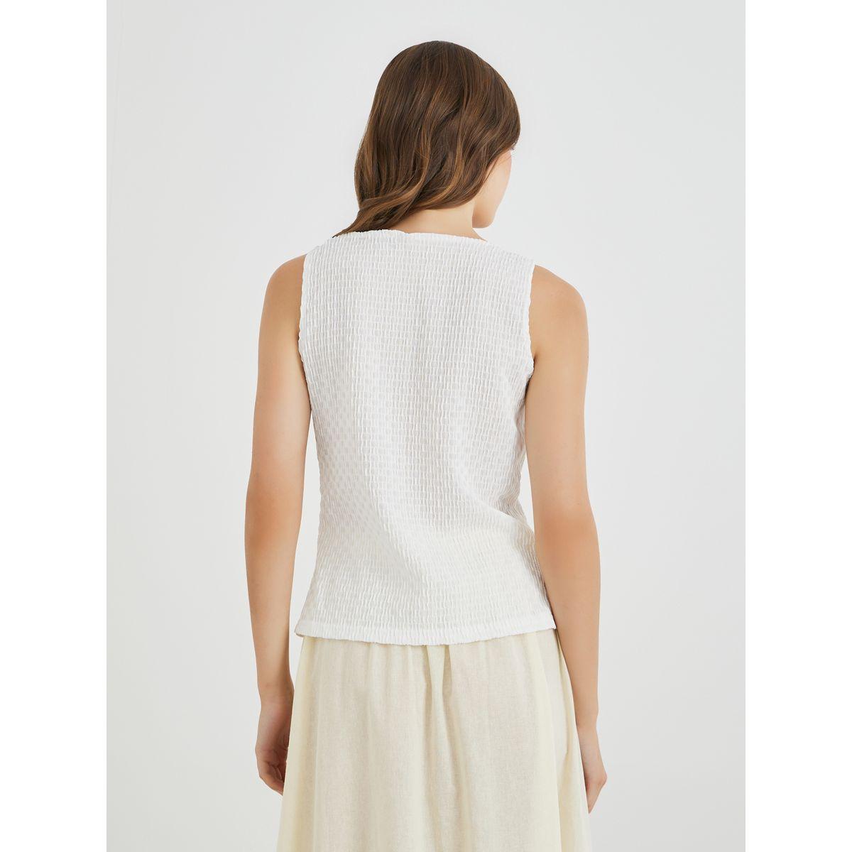 Styli Textured Sleeveless Buttoned Top-women-clothing-shirtsandblouses-blouses-image-4