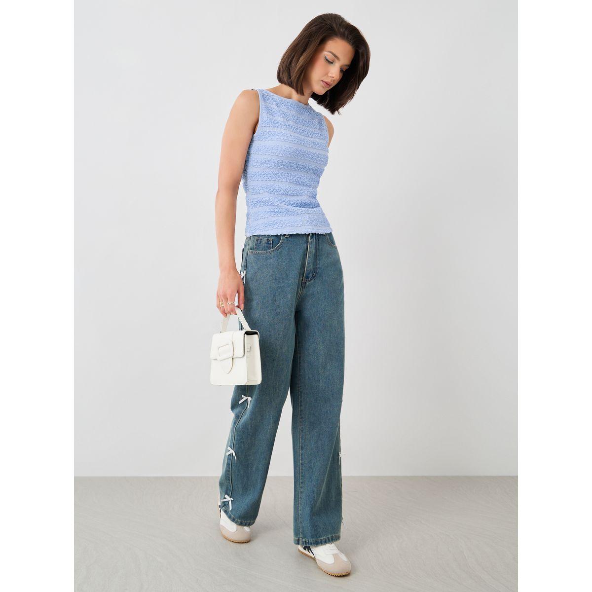 بلوزة بلا أكمام بياقة دائرية وتفاصيل بارزة الملمس-women-clothing-shirtsandblouses-blouses-image-2