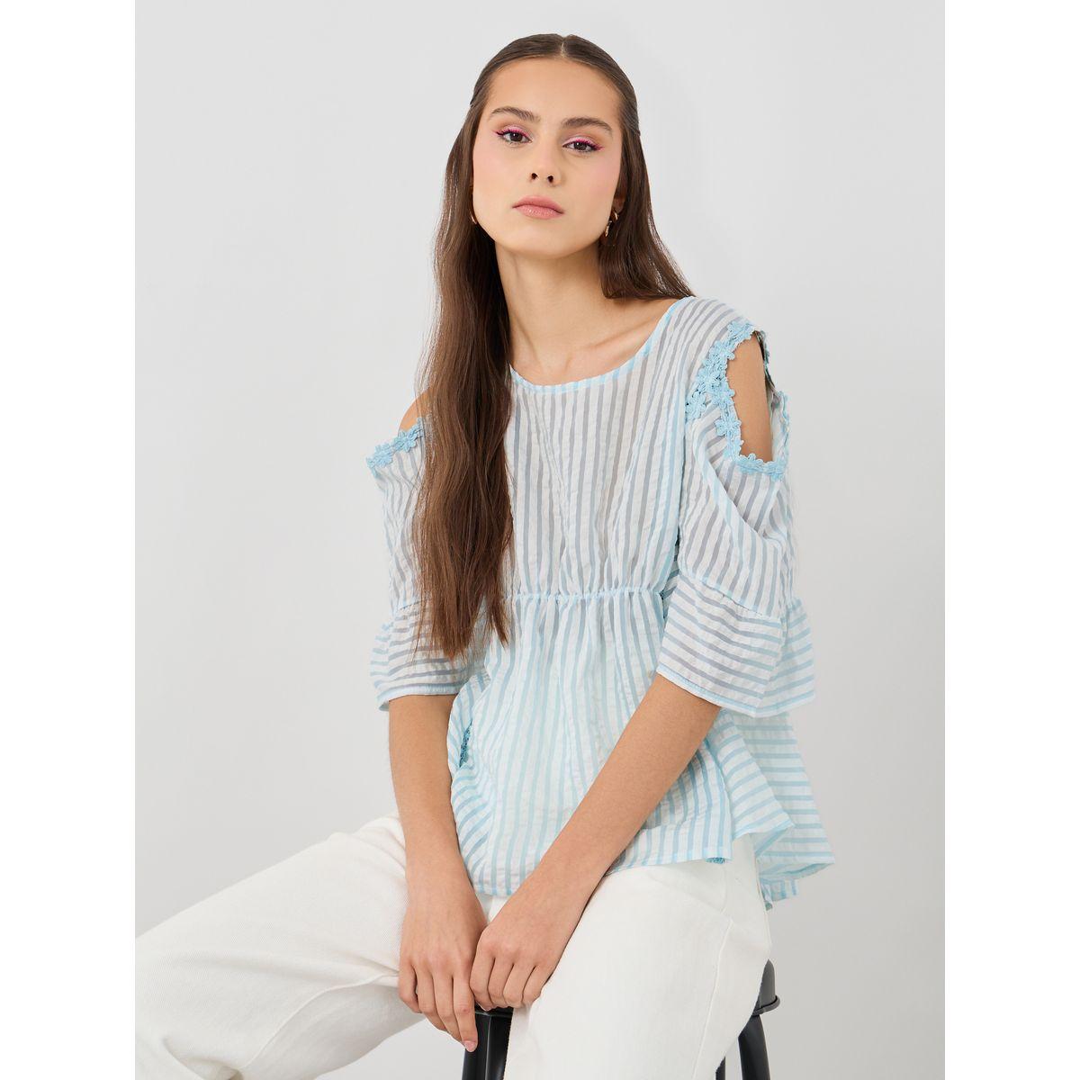 بلوزة بتفاصيل مُجمعة ودانتيل-women-clothing-shirtsandblouses-blouses-image-1