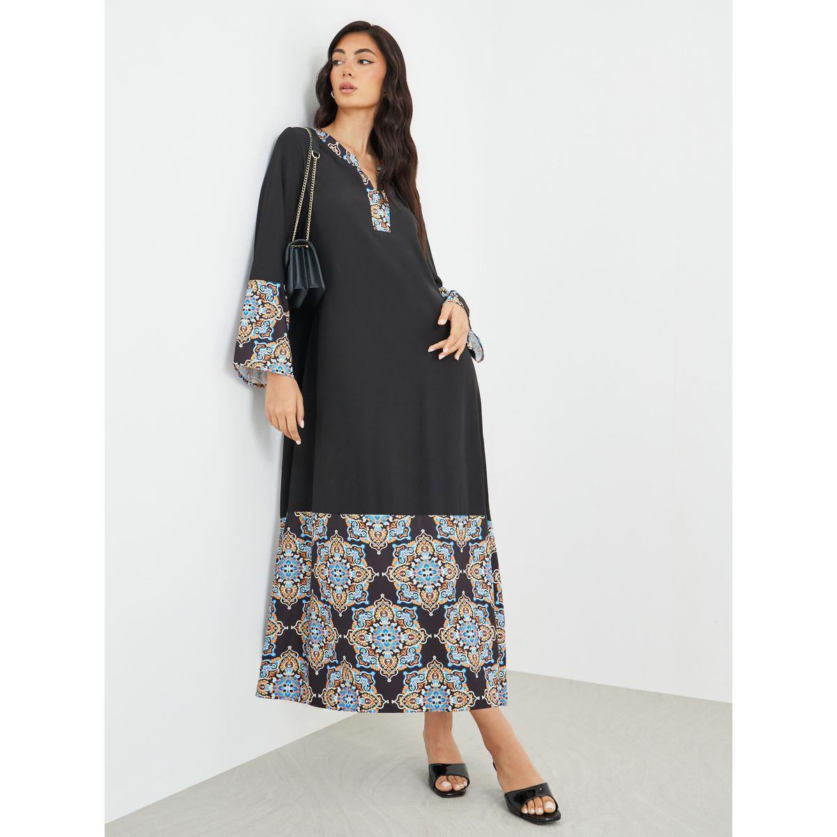 جلابية مطبعة بحافة واسعة وياقة بشق-women-arabicclothing-jalabiyas-image-1