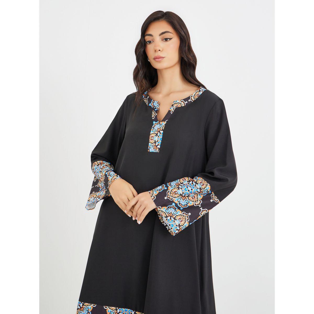جلابية مطبعة بحافة واسعة وياقة بشق-women-arabicclothing-jalabiyas-image-3