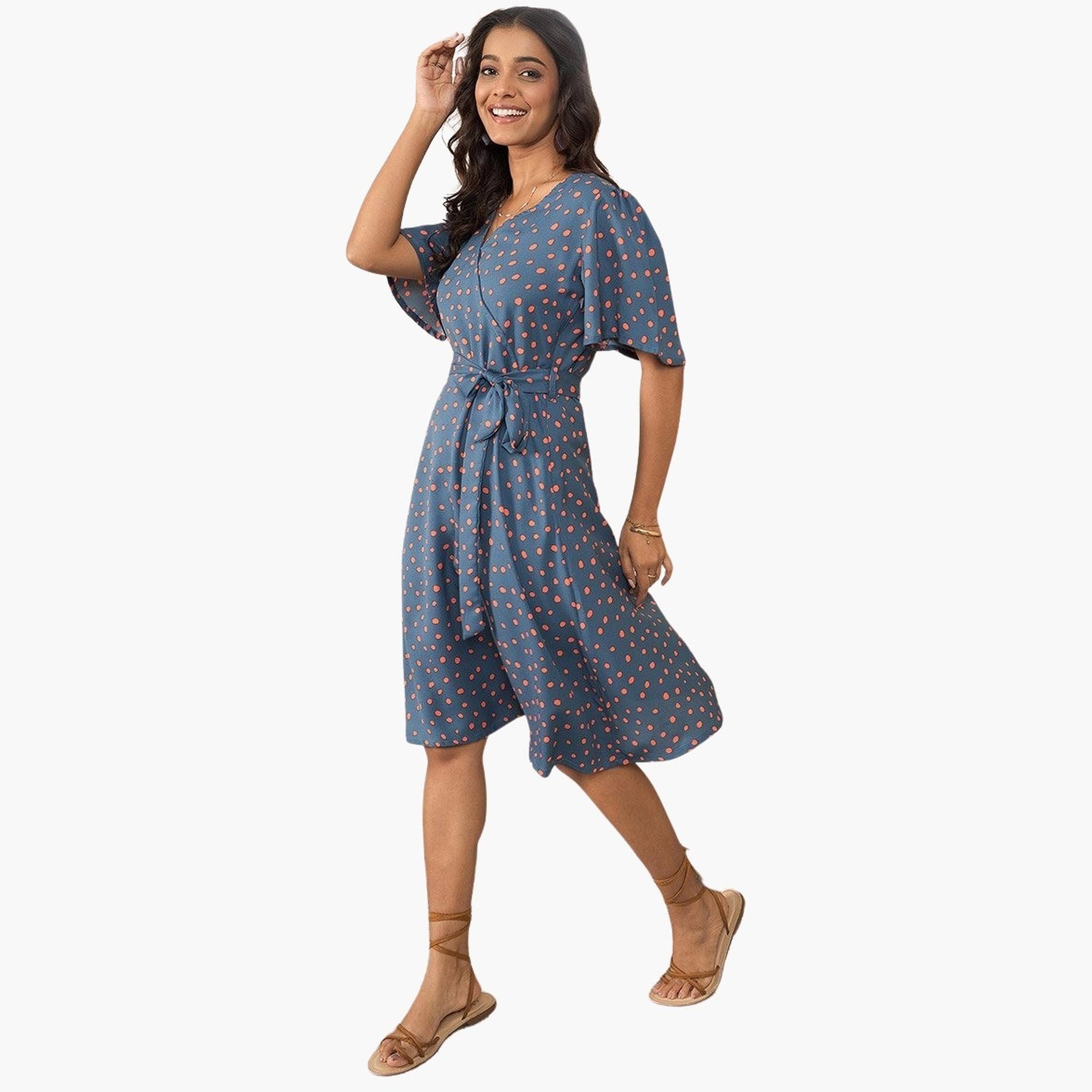 ستايل ستون × ستايلي - فستان أزرق بنقشة منقّطة، ملفوف، طول للركبة-women-clothing-dresses-image-2