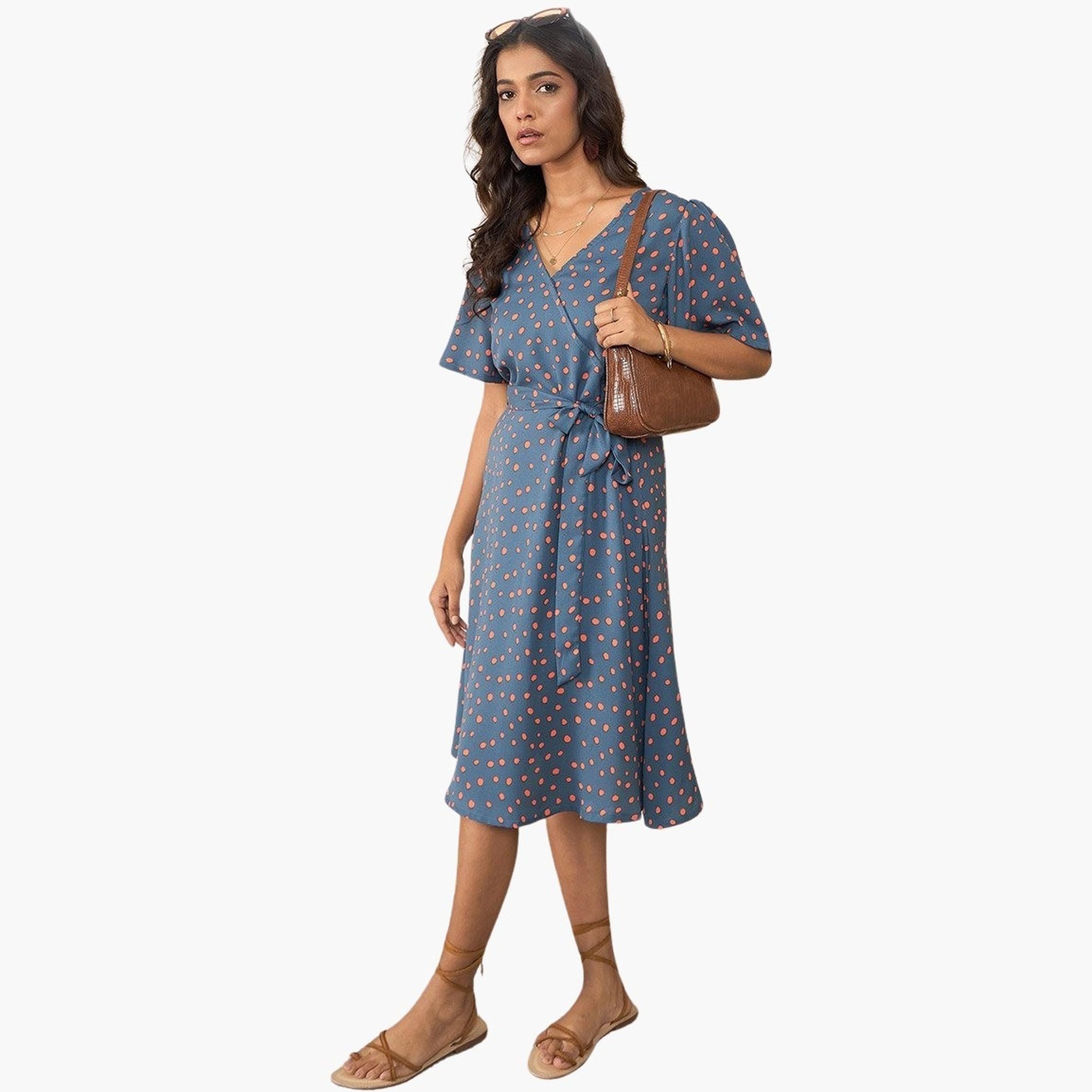 ستايل ستون × ستايلي - فستان أزرق بنقشة منقّطة، ملفوف، طول للركبة-women-clothing-dresses-image-3