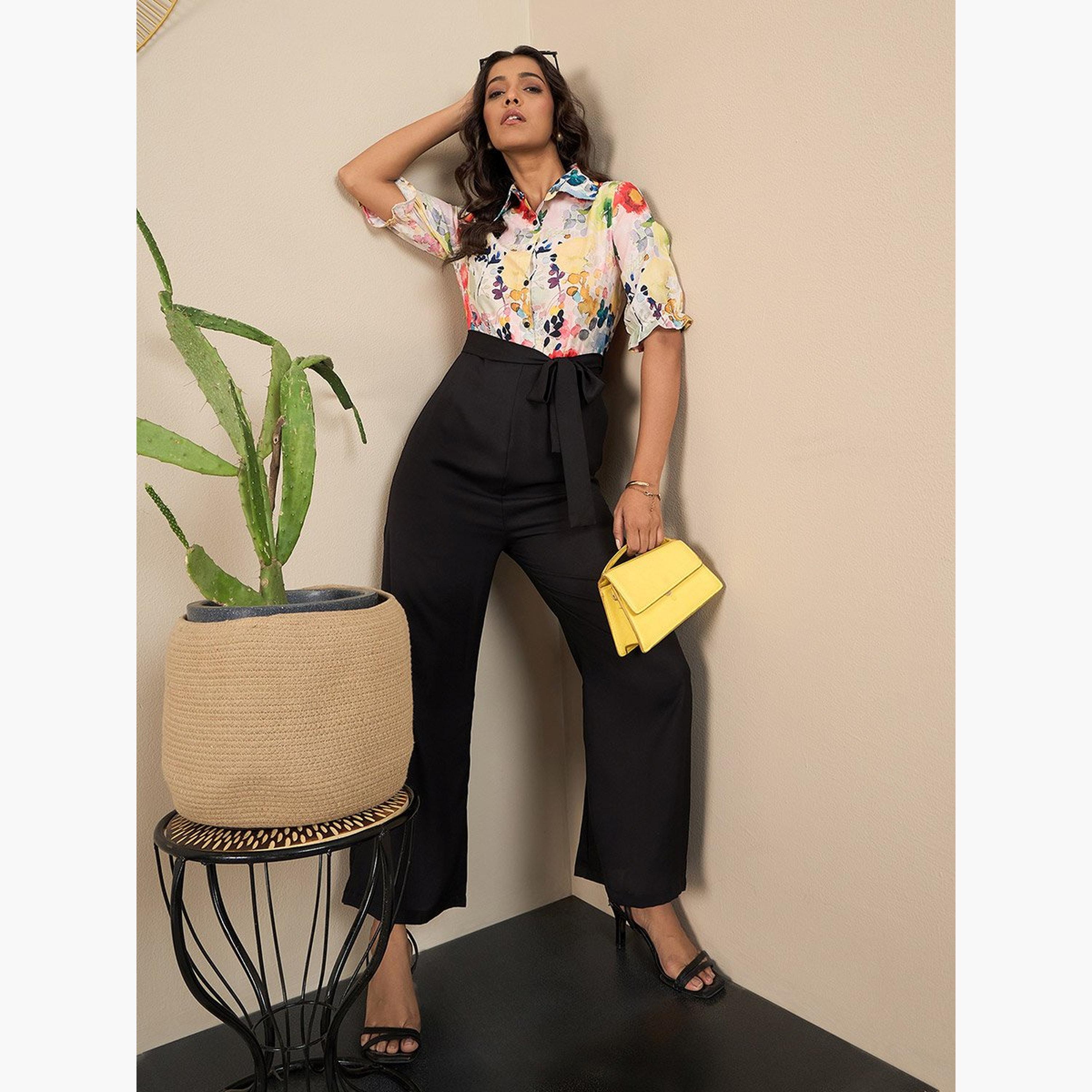 ستايل ستون × ستايلي - جمبسوت ياقة منسدلة وأزرار، مزين بالتطريز-women-clothing-jumpsuits-image-4