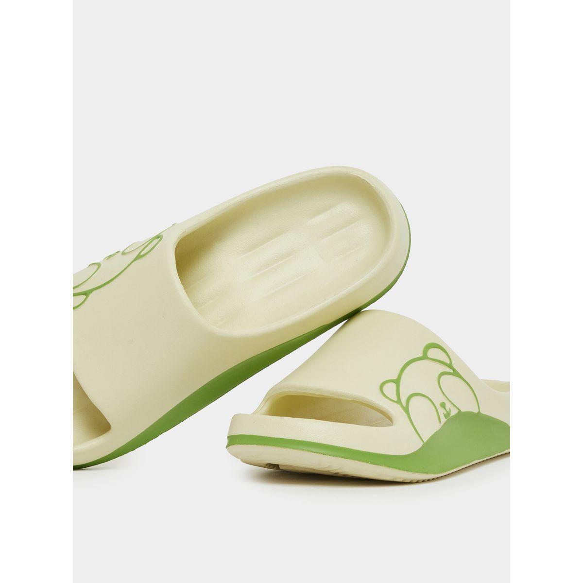 شبشب حمام بطبعة دب ونمط كتل الالوان-women-shoes-flipflopsandslides-image-3